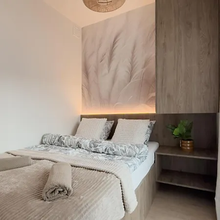 Legnicka Adam I Ela Appartement *
