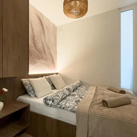Legnicka Adam I Ela Appartement *